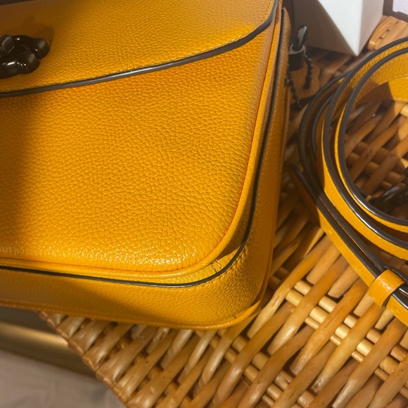 💓SOLD💓Coach Pollen Cassie - Rare 🦄 💛 - Picture 16 of 16